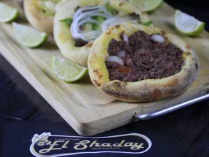 Esfiha de Carne com Catupiry