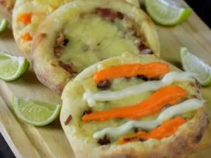 Esfiha de Frango Catupiry