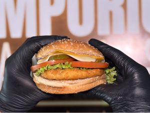 HAMBÚRGUER DE FRANGO