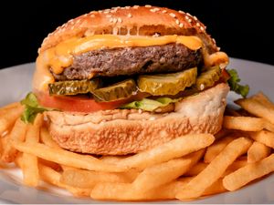 HAMBÚRGUER TRADICIONAL