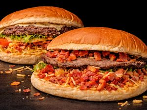 Xis Bacon + Xis salada + Refrigerante 2 litros