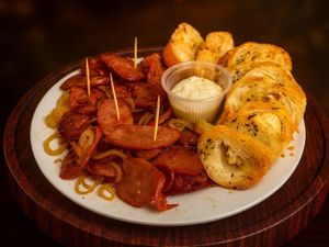 Porção de Calabresa Acebolada - Grande