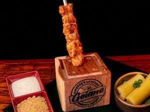 Espetão de Medalhão de Frango c/ Bacon 180g