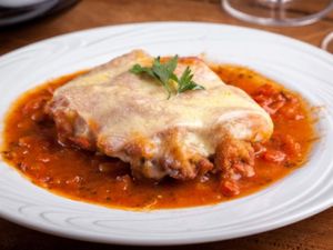 Filé de peixe a parmegiana