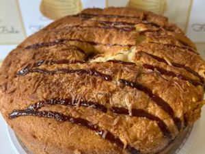 Bolo de coco com goiabada