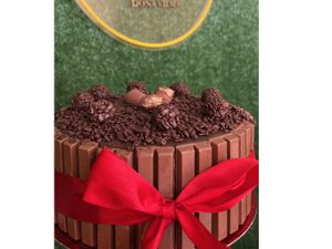 Bolo de kit kat 25 fatias