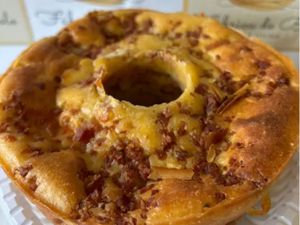 BOLO SALGADO DE CALABRESA COM QUEIJO