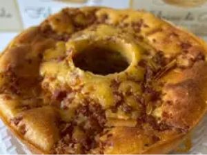 BOLO SALGADO DE CARNE COM QUEIJO