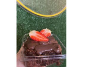 Brownie de brigadeiro e morango