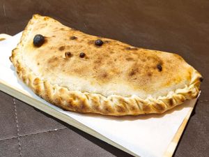 Calzone 4 Formaggi