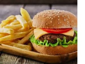 Hambúrguer Kids + 5 Tirinhas de frango + 100g Batata frita