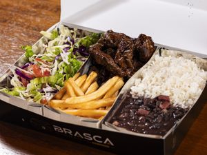 Alcatra Grelhada + Arroz + Feijão + Salada + Fritas