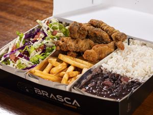 Alcatra  Empanada + Arroz + Feijão + Salada + Fritas