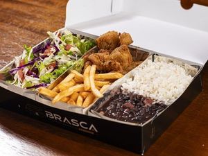 Coração Empanado + Arroz + Feijão + Salada + Fritas