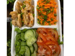 SALADA COM FRANGO
