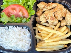 A La Minuta  de Sobrecoxa Desossada Grelhada