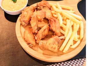 1/2 frango à passarinho e 1/2 Porção fritas