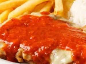 Filé de Frango à parmegiana