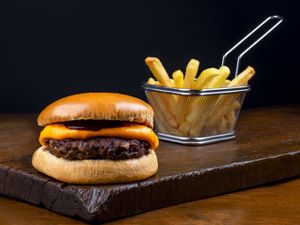 Burger Cascata | Até 50%off.