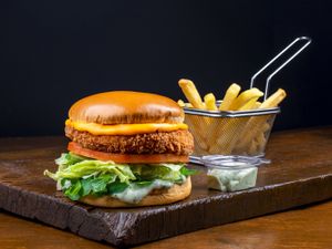 Burger Linha Flores + Batata Frita Aprox. 40g