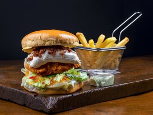 Burger Mato Bier + Batata Frita Aprox. 40g ''Grátis'' + Maionese caseira