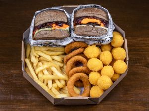 Caixa Casal da Fran's Burguer 3