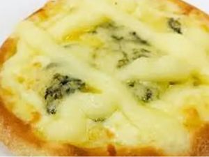 Esfirra Quatro Queijos