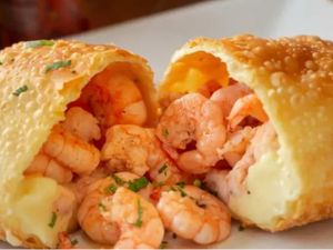 Pastel de Camarão com Requeijão