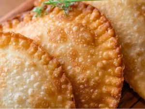 Pastel de Carne de Sol com Coalho