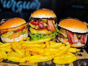 Combos (Hambúrgueres + Fritas P+ Molho)