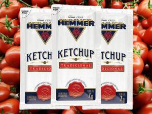 Sachê de ketchup