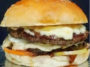 Xis Burguer Duplo da Casa