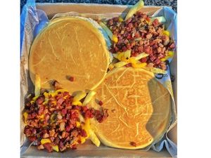 Xis Bacon (2 unidades + Fritas Com Cheddar e bacon) +  Guarani 1,5 lts