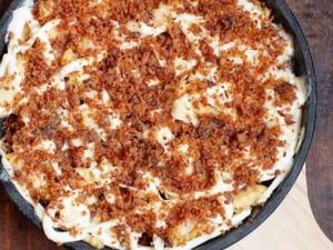 Fritas com mussarela, catupiry e farofinha de bacon (INTEIRA)