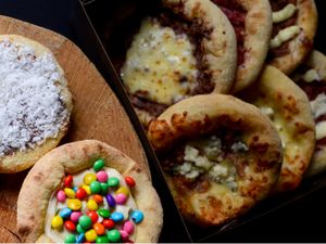 6 Esfihas salgadas + 2 doces