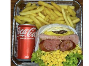 X-SALADA + REFRIGERANTE + 150g DE BATATA FRITA