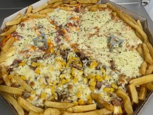 Pizza G  35cm + Grátis Fruki 2L