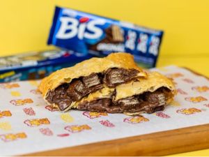 Chocolate com Bis