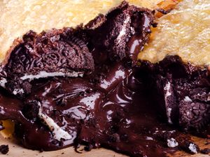 Chocolate Meio Amargo com Oreo