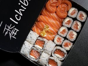 Combo 24 peças especial - Mais salmão e sashimi