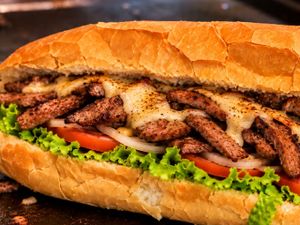 Alcatra do Juca - Nosso pão com tiras de carne