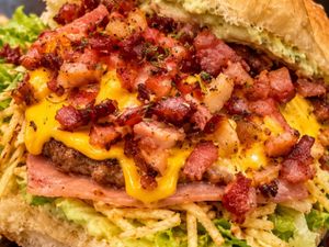 Brabo Bacon Crocante - O Nosso X-Bacon