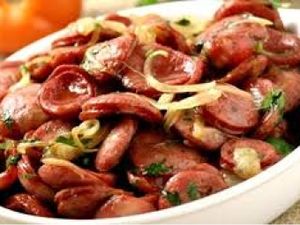 PORÇÃO | CALABRESA ACEBOLADA
