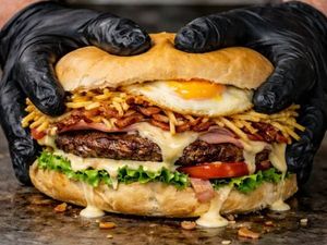 Patrão Tudo - Lanche Artesanal 180g