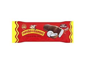 Doce de coco com cobertura de chocolate