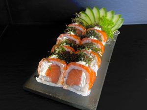 Uramaki Filadélfia c/ Crispe de Couve