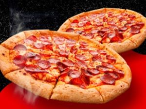 2 Pizzas Médias (30cm + 30cm)