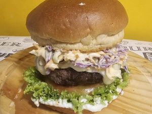 COLESLAW BURGER