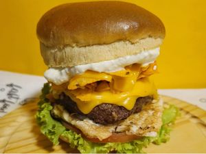LATA VELHA BURGER