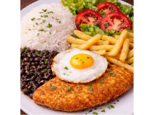 FILÉ DE FRANGO Á MILANESA
